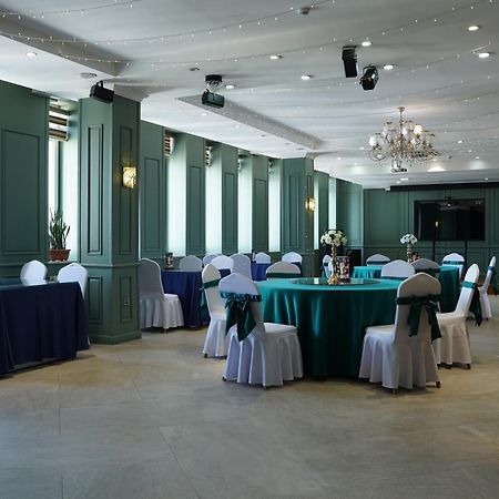 Ub Grand Hotel Уланбатар Екстериор снимка