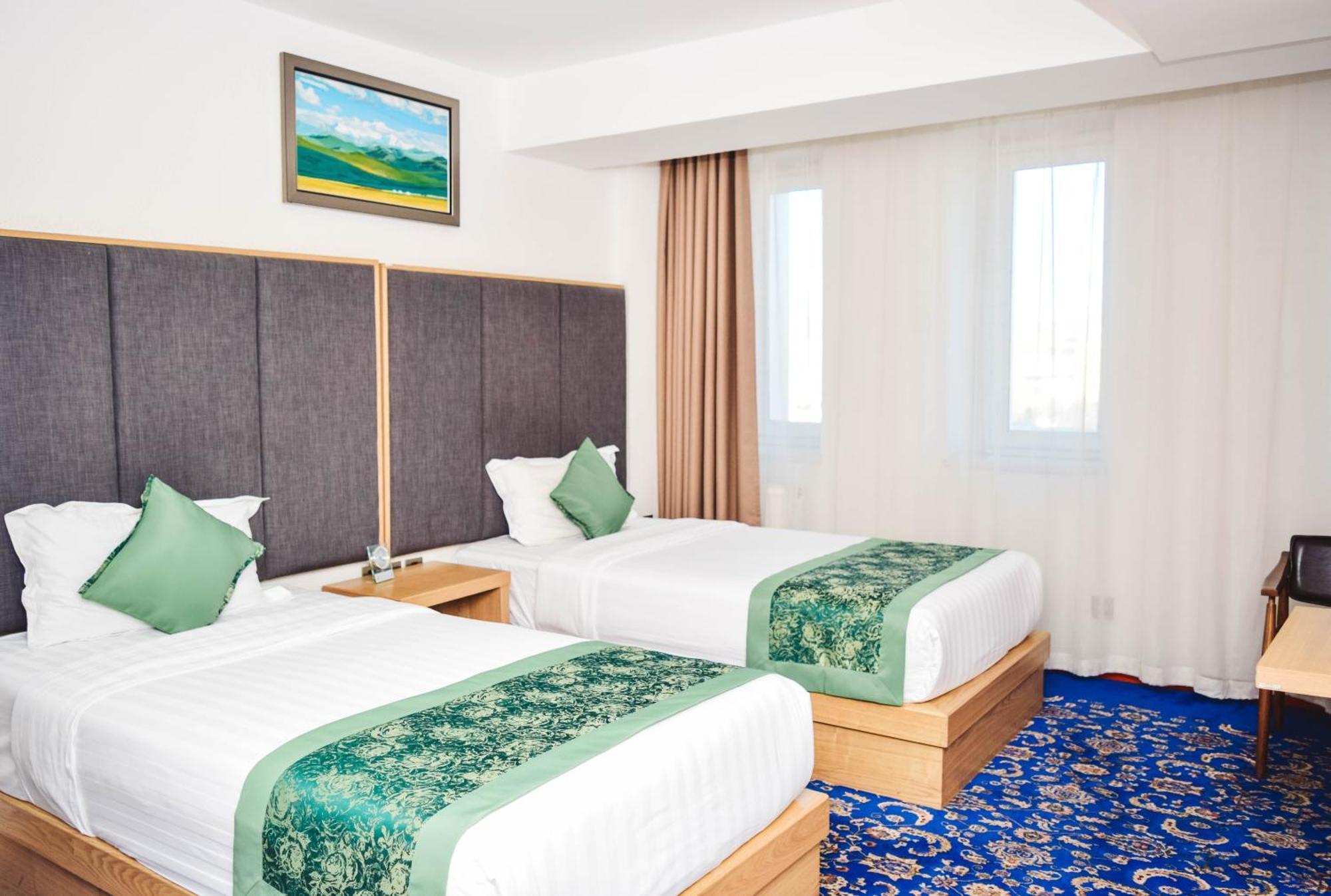 Ub Grand Hotel Уланбатар Екстериор снимка