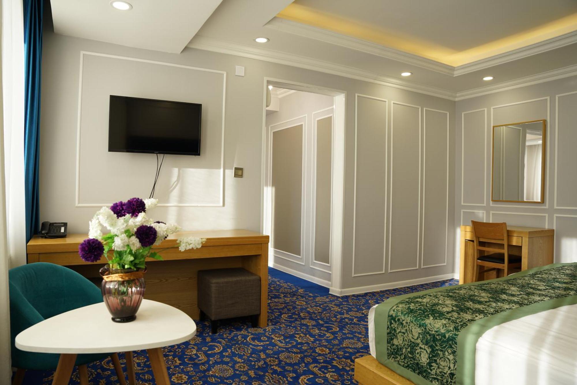 Ub Grand Hotel Уланбатар Екстериор снимка